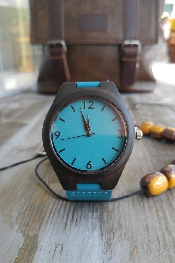 ξύλινο-ρολόι-γαλάζιο