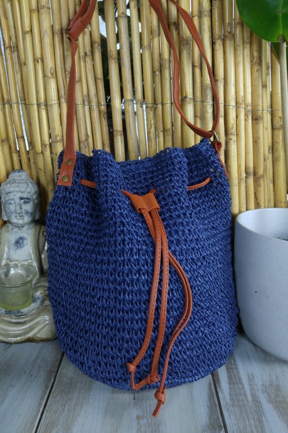 ψάθινη-τσάντα-μπλε