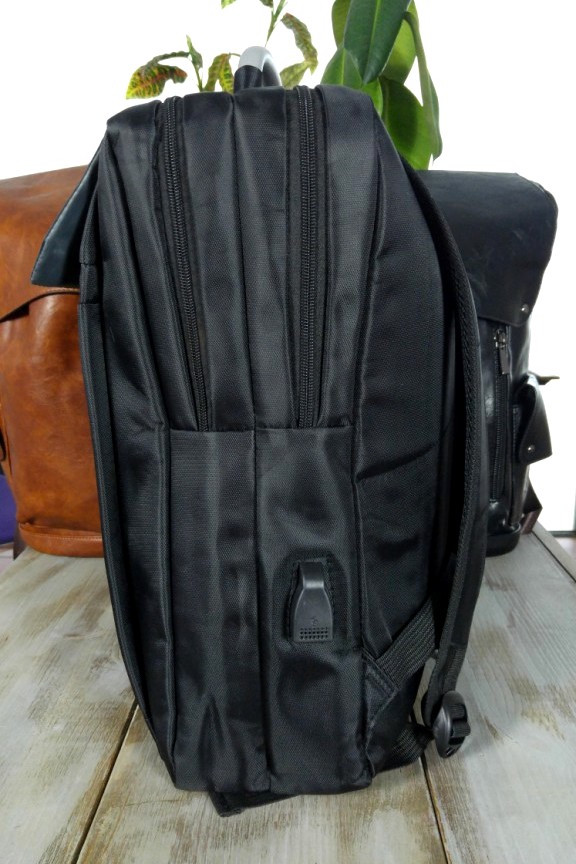 τσάντα-πλάτης-μαύρη-laptop