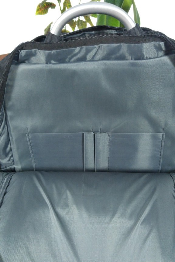 τσάντα-πλάτης-μαύρη-laptop