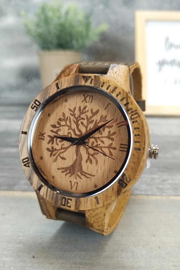 ξύλινο-ρολόι-χειρός-καφέ-λουράκι-δέντρο