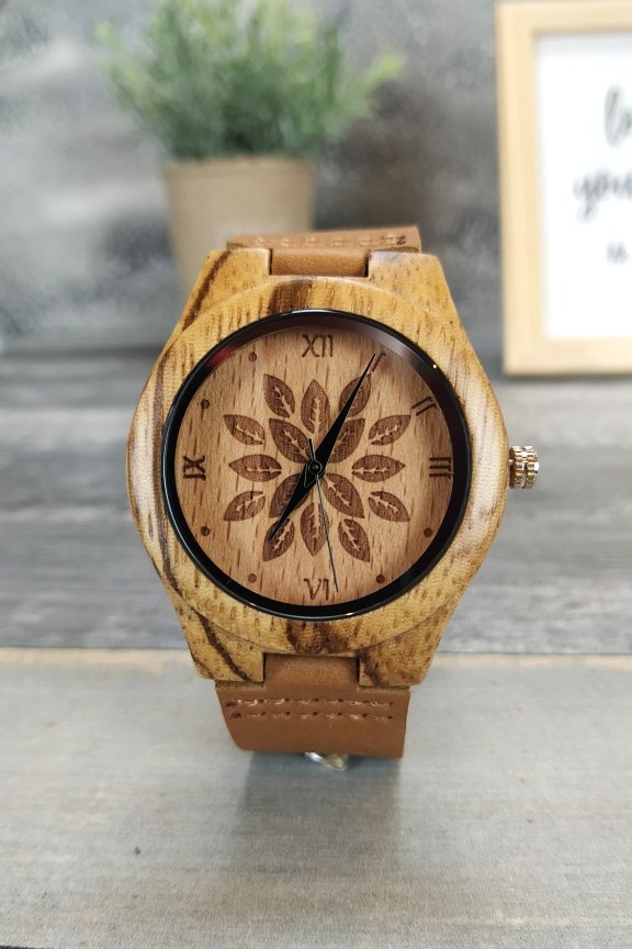 ξύλινο-ρολόι-φύλλα-μπεζ