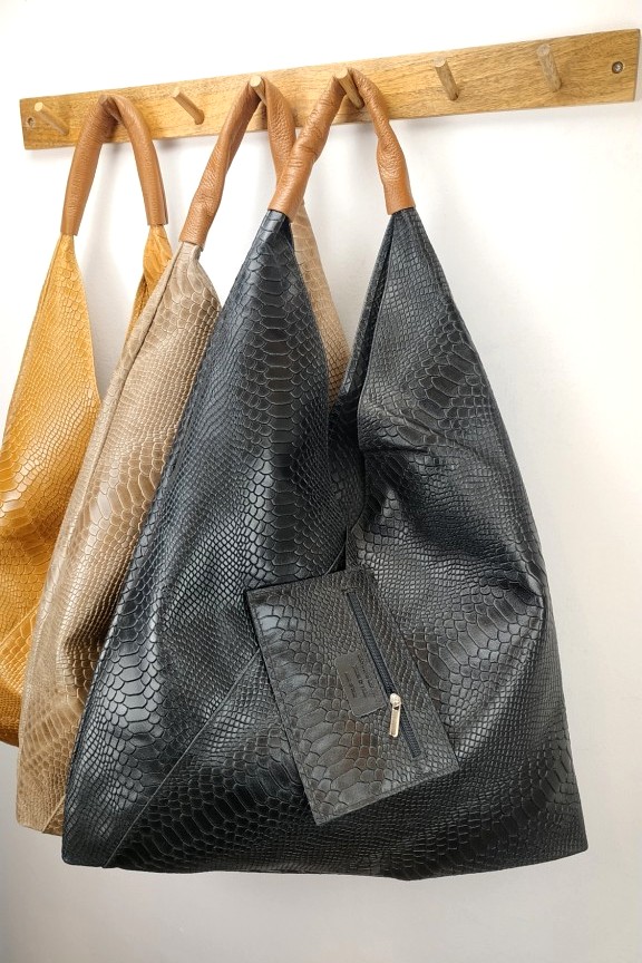 δερμάτινη-τσάντα-γυναικεία-φίδι-hobo-μαύρη