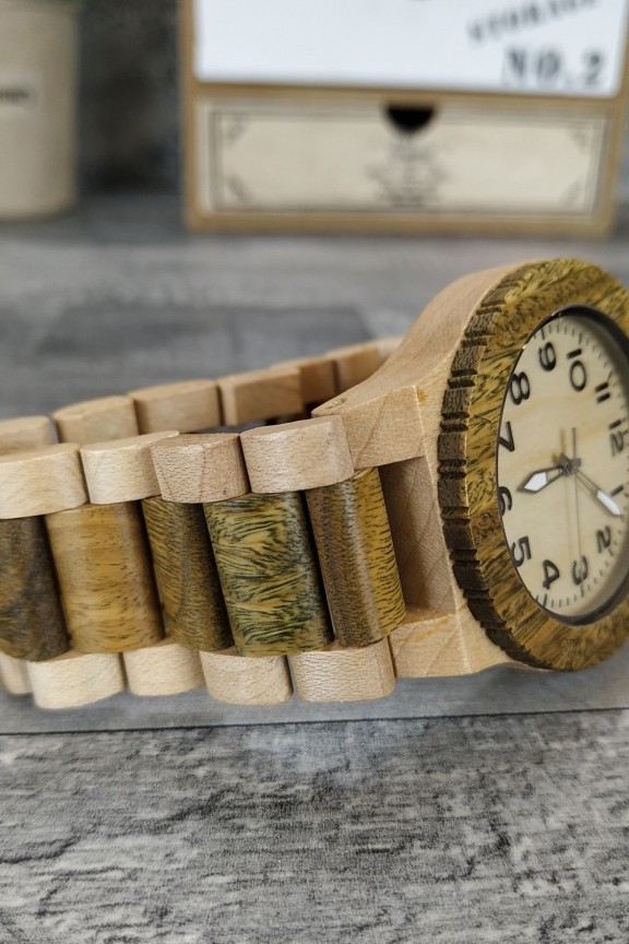 ξύλινο-ρολόι-χειρός-μπρασελέ-φυσικό-πράσινο