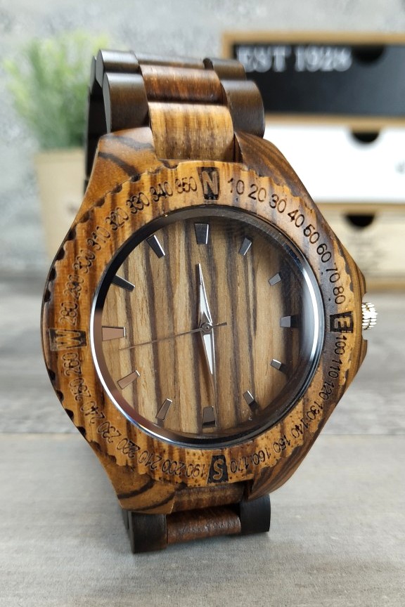 ξύλινο-ρολόι-χρονογράφος-μπρασελέ-διχρωμία