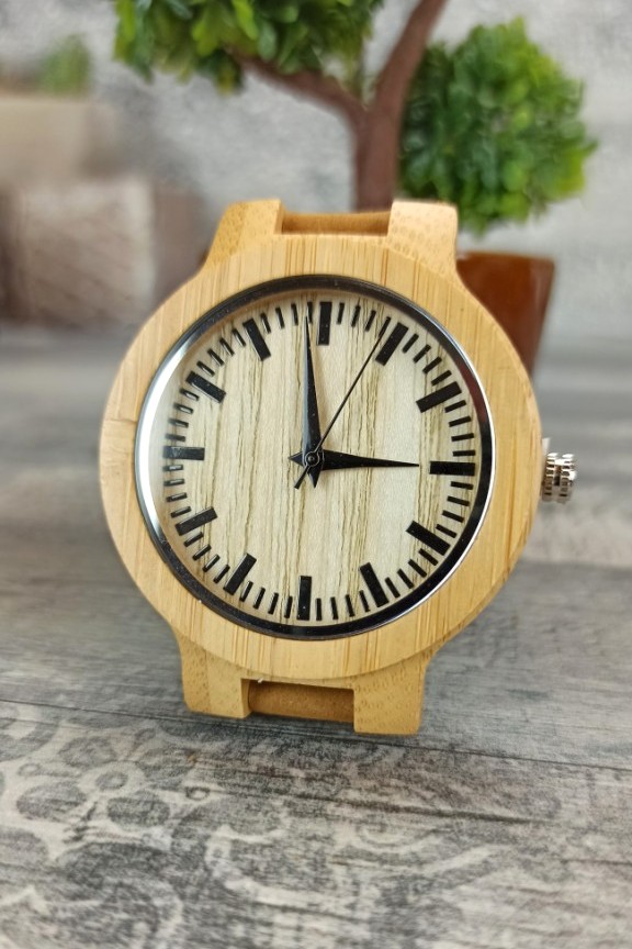 ξύλινο-ρολόι-απλό-μπεζ-λουράκι