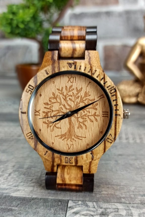 ξύλινο-ρολόι-δέντρο-μπρασελέ