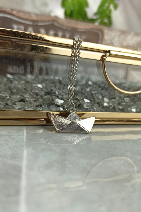 κολιέ-origami-βάρκα-ασημί
