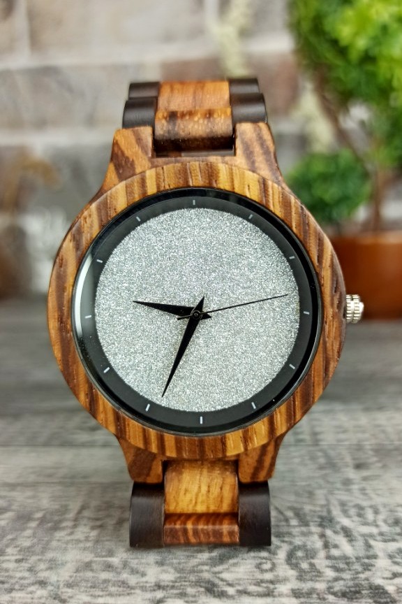 ξύλινο-ρολόι-στρας-μπρασελέ