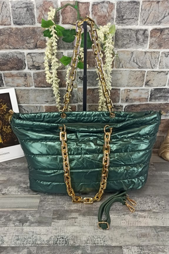 τσάντα-puffer-χρυσή-αλυσίδα-πράσινη