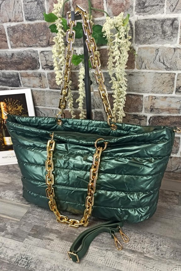 τσάντα-puffer-χρυσή-αλυσίδα-πράσινη