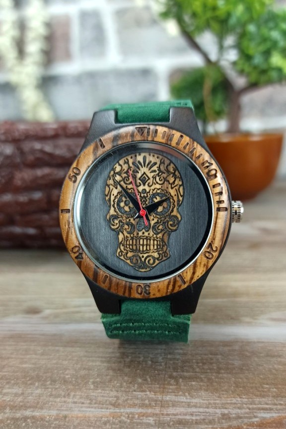 ξύλινο-ρολόι-μικρό-κρανίο-πράσινο