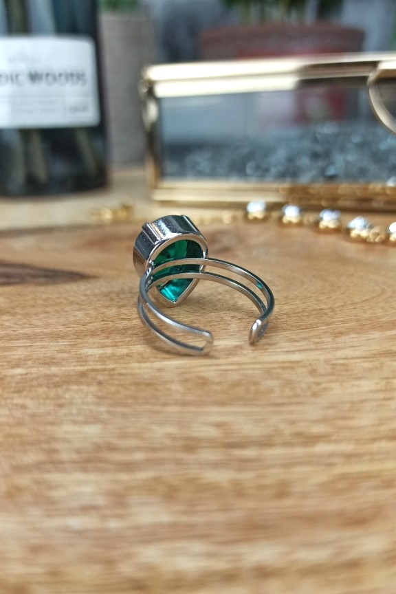 δαχτυλίδι-πράσινη-πέτρα-ατσάλινο-ασημί