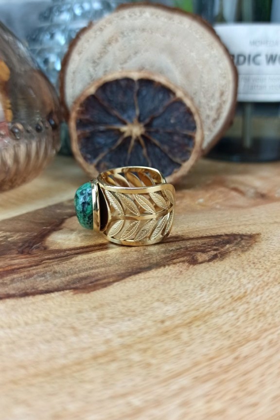 ατσάλινο-δαχτυλίδι-πράσινη-πέτρα