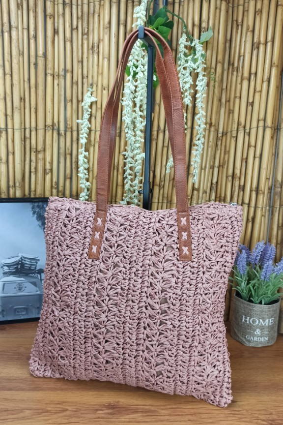 ψάθινη-τσάντα-τετράγωνη-ροζ