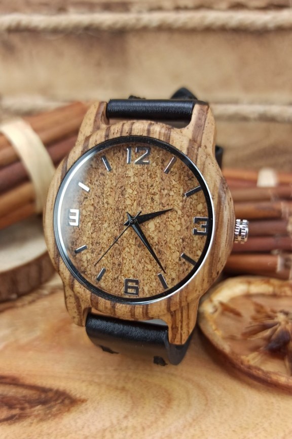 ξύλινο-ρολόι-φελλός-μαύρο-δερμάτινο-λουράκι