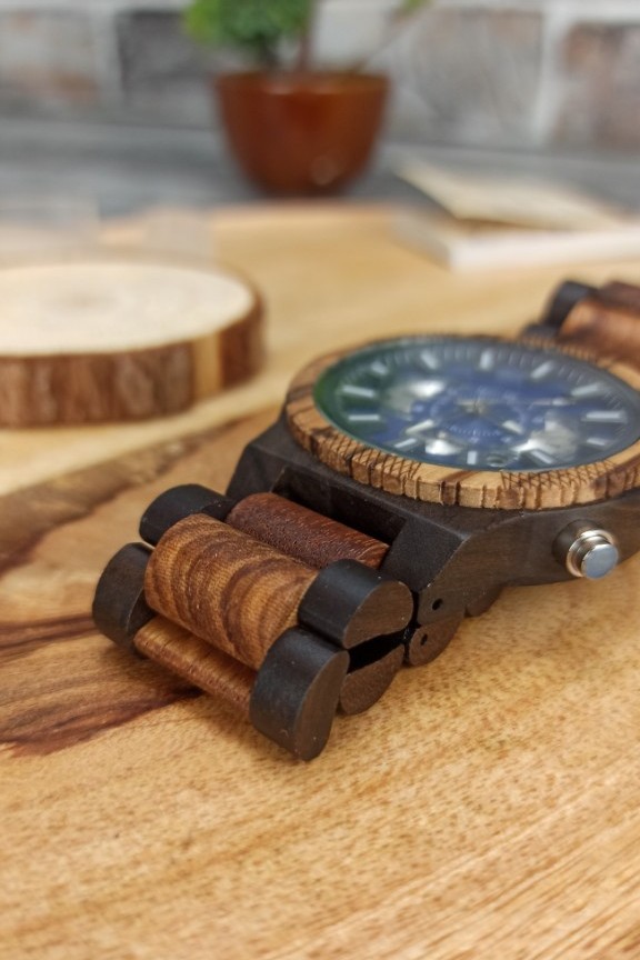 ξύλινο-ρολόι-χρονογράφος-μπρασελέ-διχρωμία-μπλε