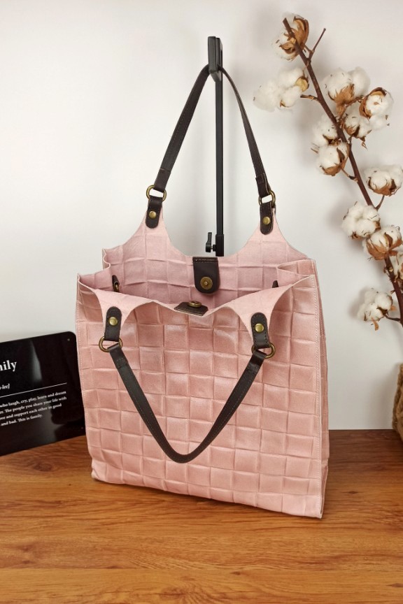 δερμάτινη-τσάντα-καρό-ροζ