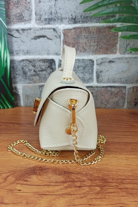 δερμάτινο-τσαντάκι-εκρού-μπαμπού