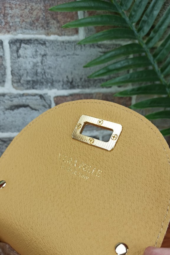 δερμάτινο-τσαντάκι-εκρού-μπαμπού