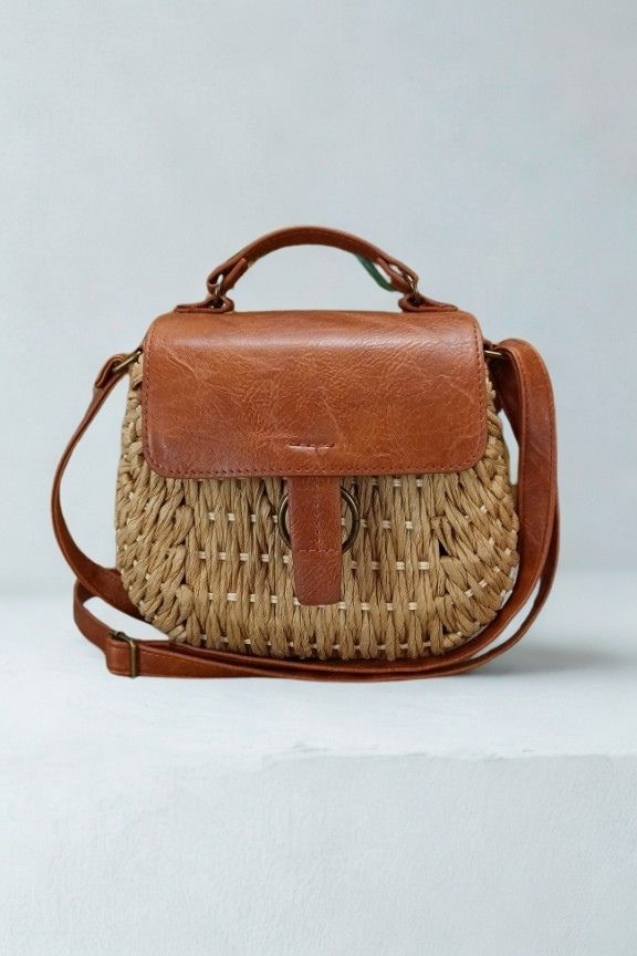 ψάθινη-τσάντα-σταθερή-μπεζ