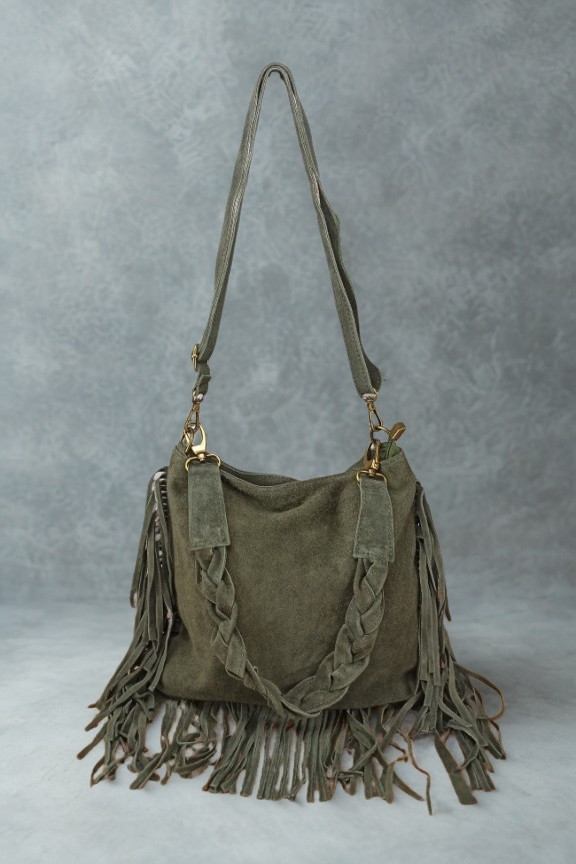 δερμάτινη-τσάντα-πλεκτή-λαβή-λαδί