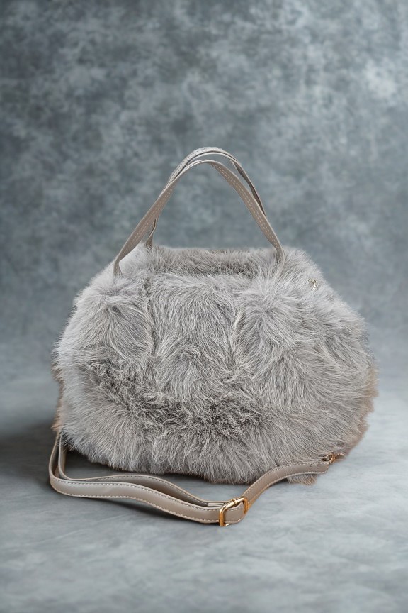 τσάντα-χιαστί-γούνα-γκρι