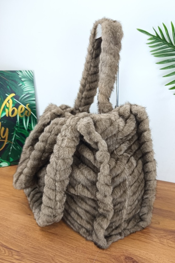 μεγάλη-γούνινη-τσάντα-hobo-γκρι