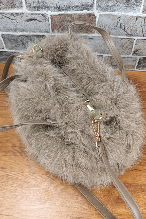 τσάντα-χιαστί-γούνα-μπεζ