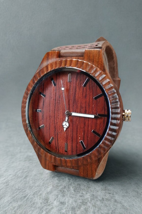 ξύλινο-ρολόι-κερασιά-κόκκινο-λουράκι