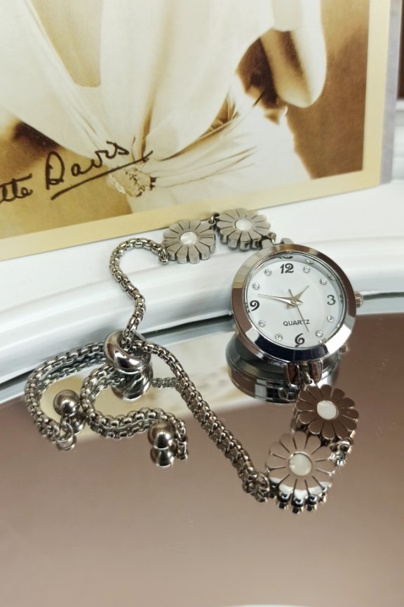 ατσάλινο-ρολόι-βραχιόλι-λουλούδια-ασημί