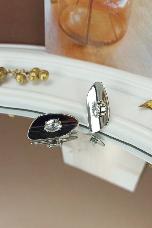 σκουλαρίκια-κλιπ-οβάλ-διαμαντάκι-ασημί