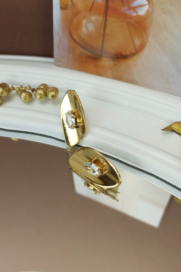 σκουλαρίκια-κλιπ-οβάλ-διαμαντάκι-χρυσά