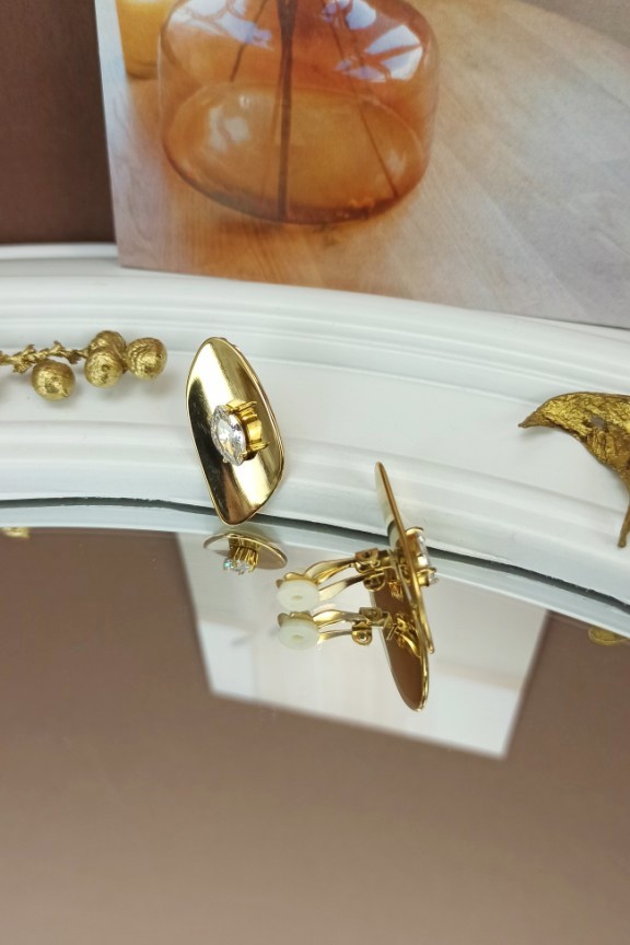 σκουλαρίκια-κλιπ-οβάλ-διαμαντάκι-χρυσά