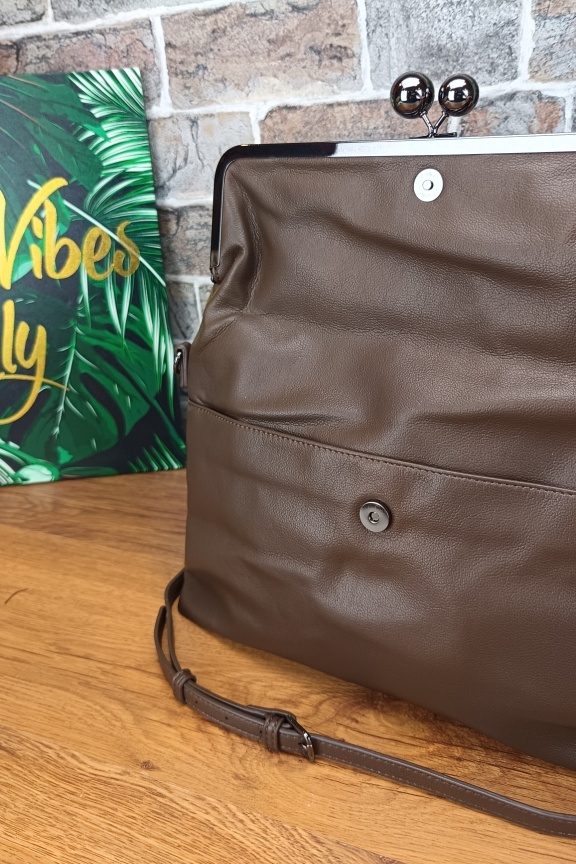 τσάντα-clutch-αναδιπλούμενη-καφέ