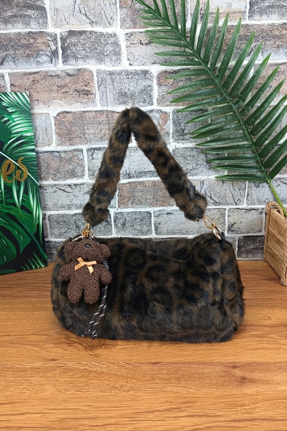 τσάντα-γούνα-λεοπάρ-αρκουδάκι-καφέ
