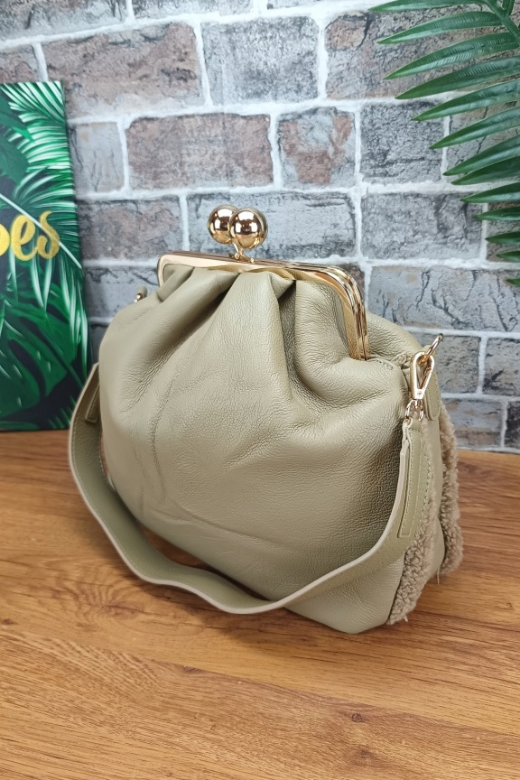 τσάντα-clutch-αναδιπλούμενη-γόυνα-μπεζ-ανοιχτό