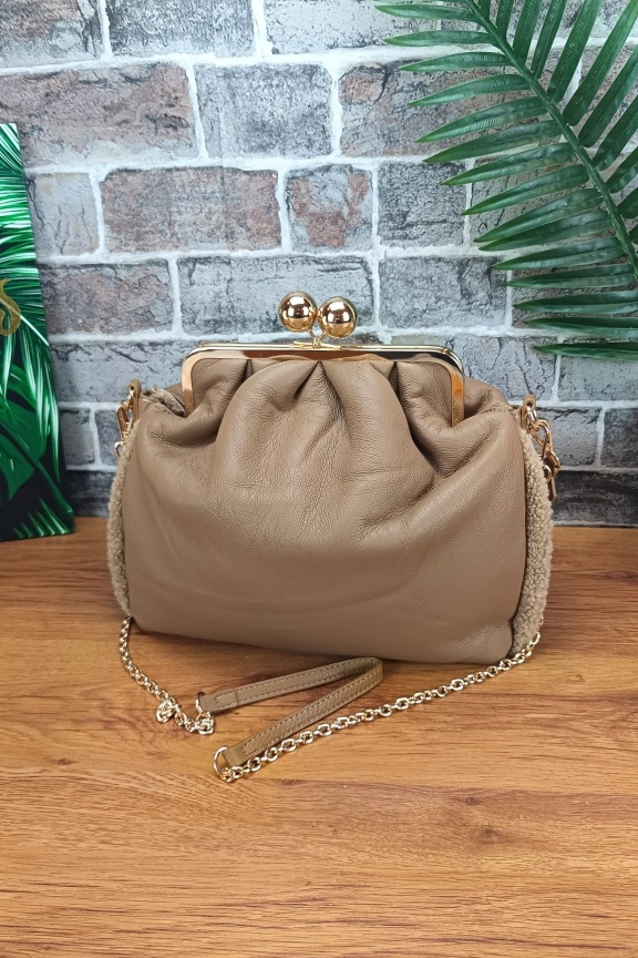 τσάντα-clutch-αναδιπλούμενη-γόυνα-μπεζ-σκούρο