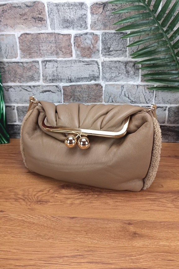 τσάντα-clutch-αναδιπλούμενη-γόυνα-μπεζ-σκούρο