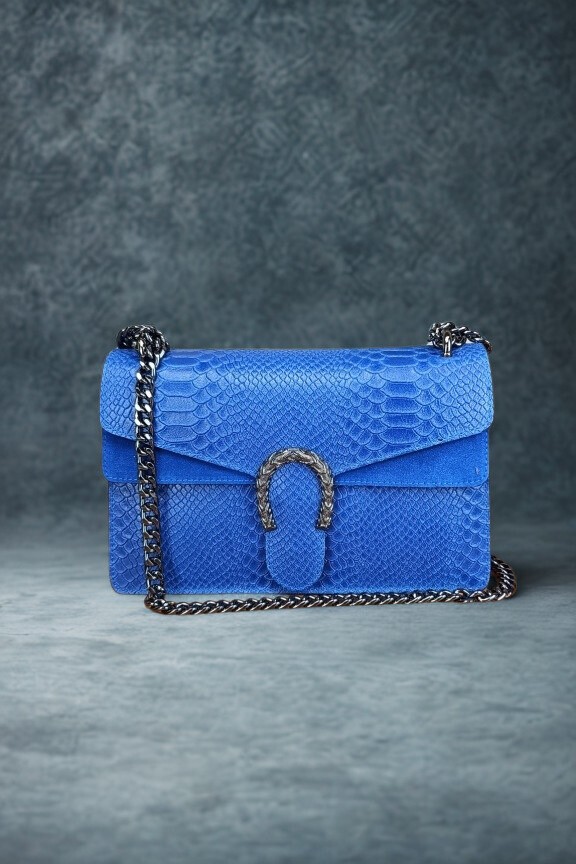 δερμάτινη-τσάντα-κροκό-μπλε-με-πέταλο-μεγάλη