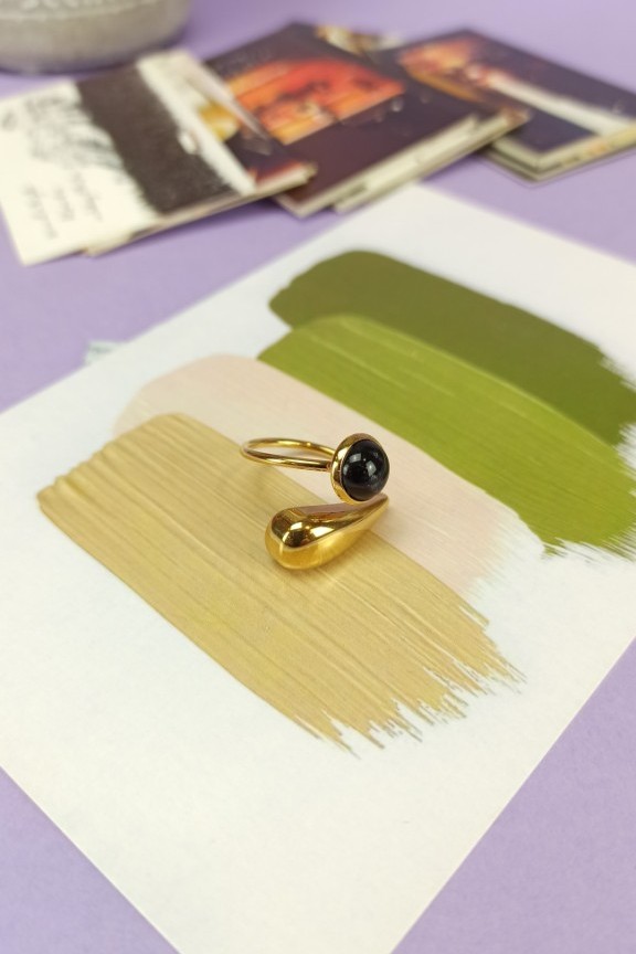 δαχτυλίδι-μαύρη-πέτρα-statement-χρυσό