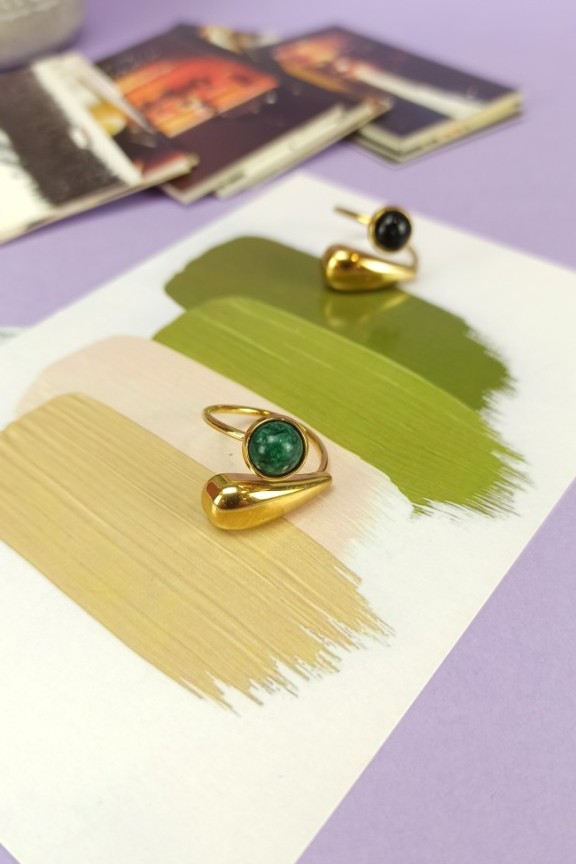 δαχτυλίδι-πράσινη-πέτρα-statement-χρυσό