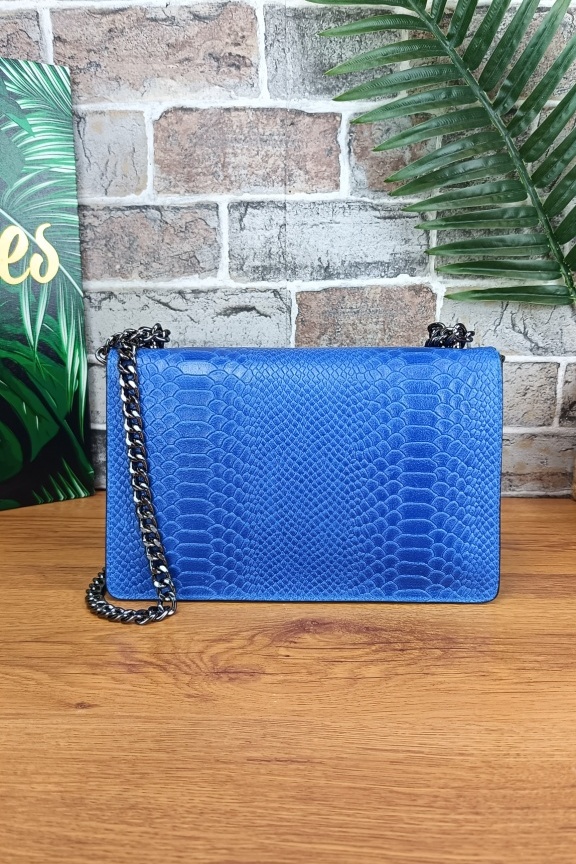 δερμάτινη-τσάντα-κροκό-μπλε-με-πέταλο-μεγάλη