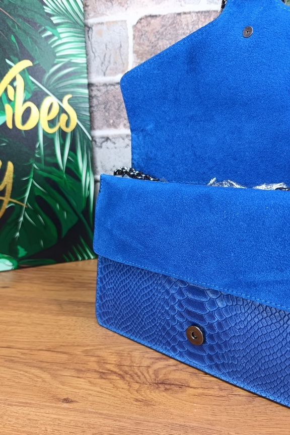 δερμάτινη-τσάντα-κροκό-μπλε-με-πέταλο-μεγάλη