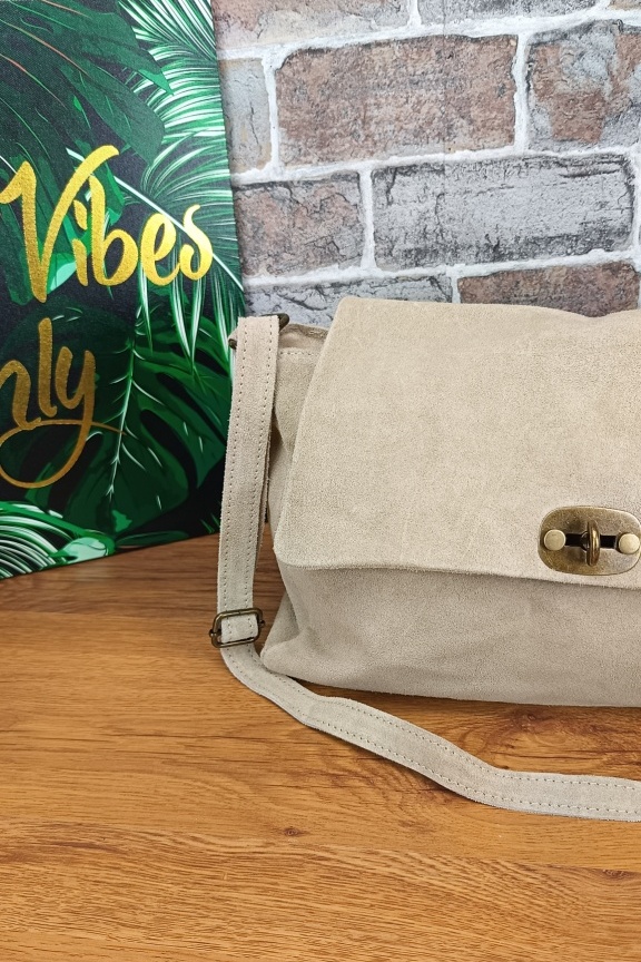 δερμάτινη-τσάντα-ταχυδρόμου-μεγάλη-μπεζ-ανοιχτό