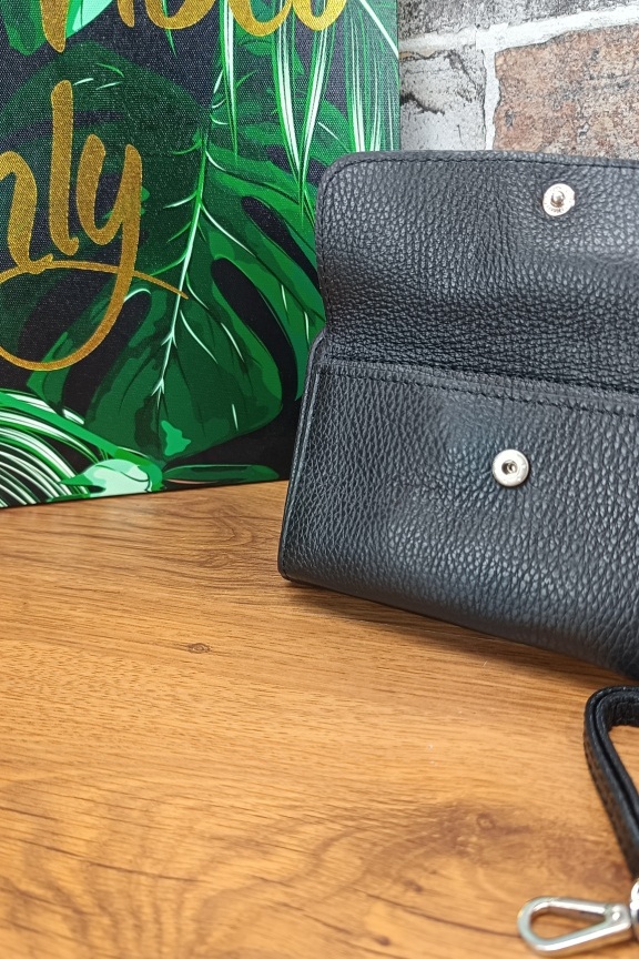 δερμάτινο-πορτοφόλι-τσαντάκι-μαύρο