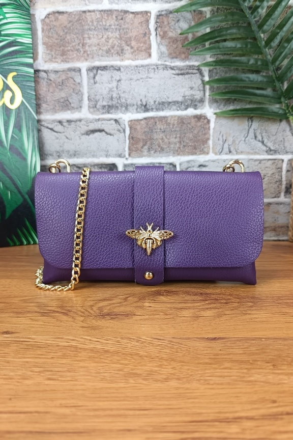 δερμάτινο-τσαντάκι-μέλισσα-μωβ