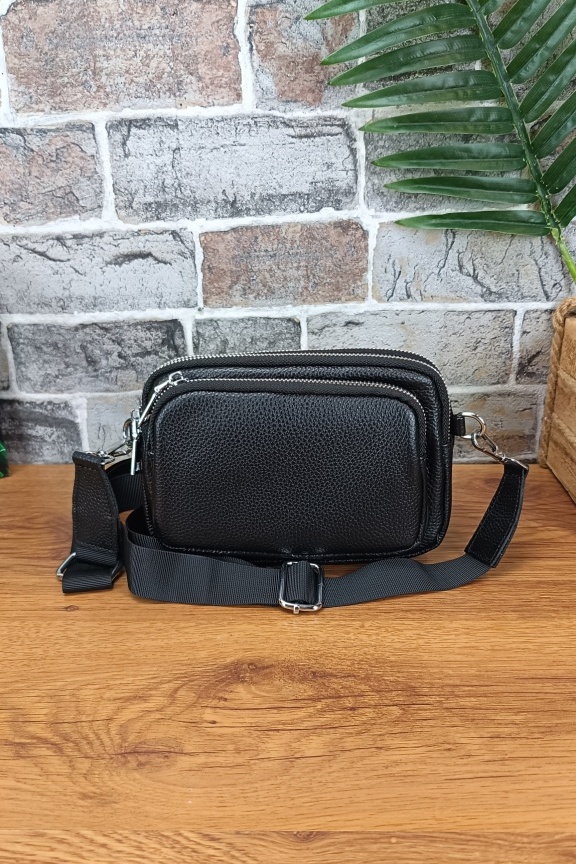 δερμάτινο-τσαντάκι-με-υφασμάτινο-λουράκι-μαύρο