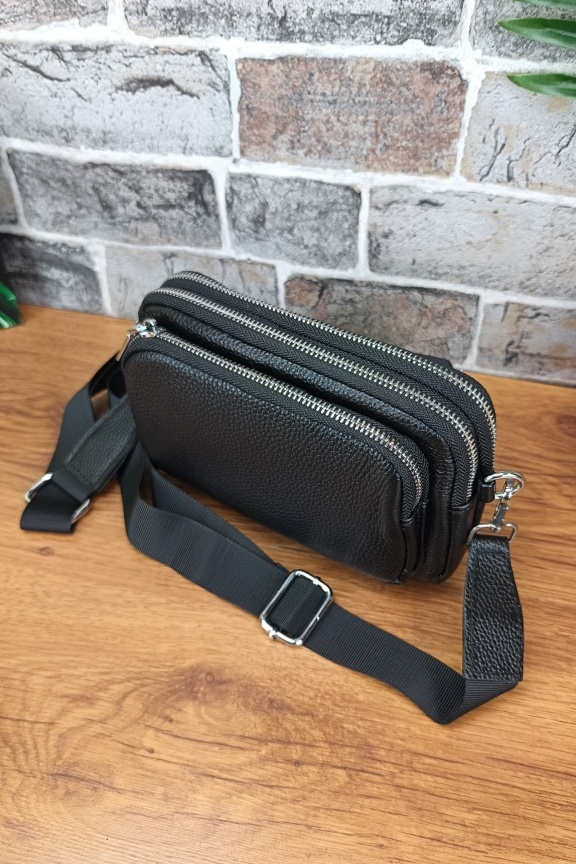 δερμάτινο-τσαντάκι-με-υφασμάτινο-λουράκι-μαύρο