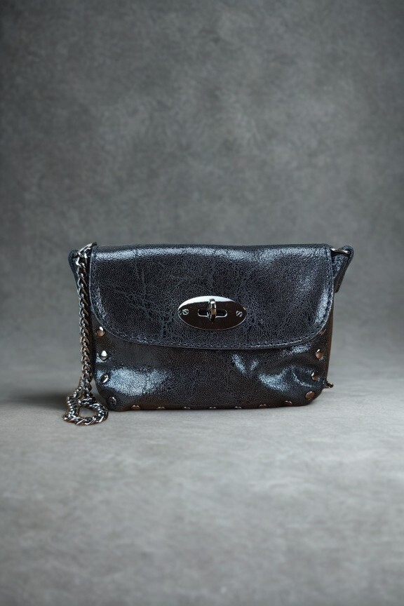 μίνι-δερμάτινο-τσαντάκι-τρουκς-μαύρο